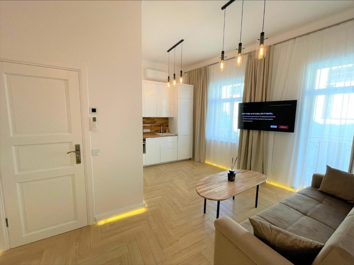 Picturesque Old Town Apartment With Charming Balcony Kaunas Buitenkant foto
