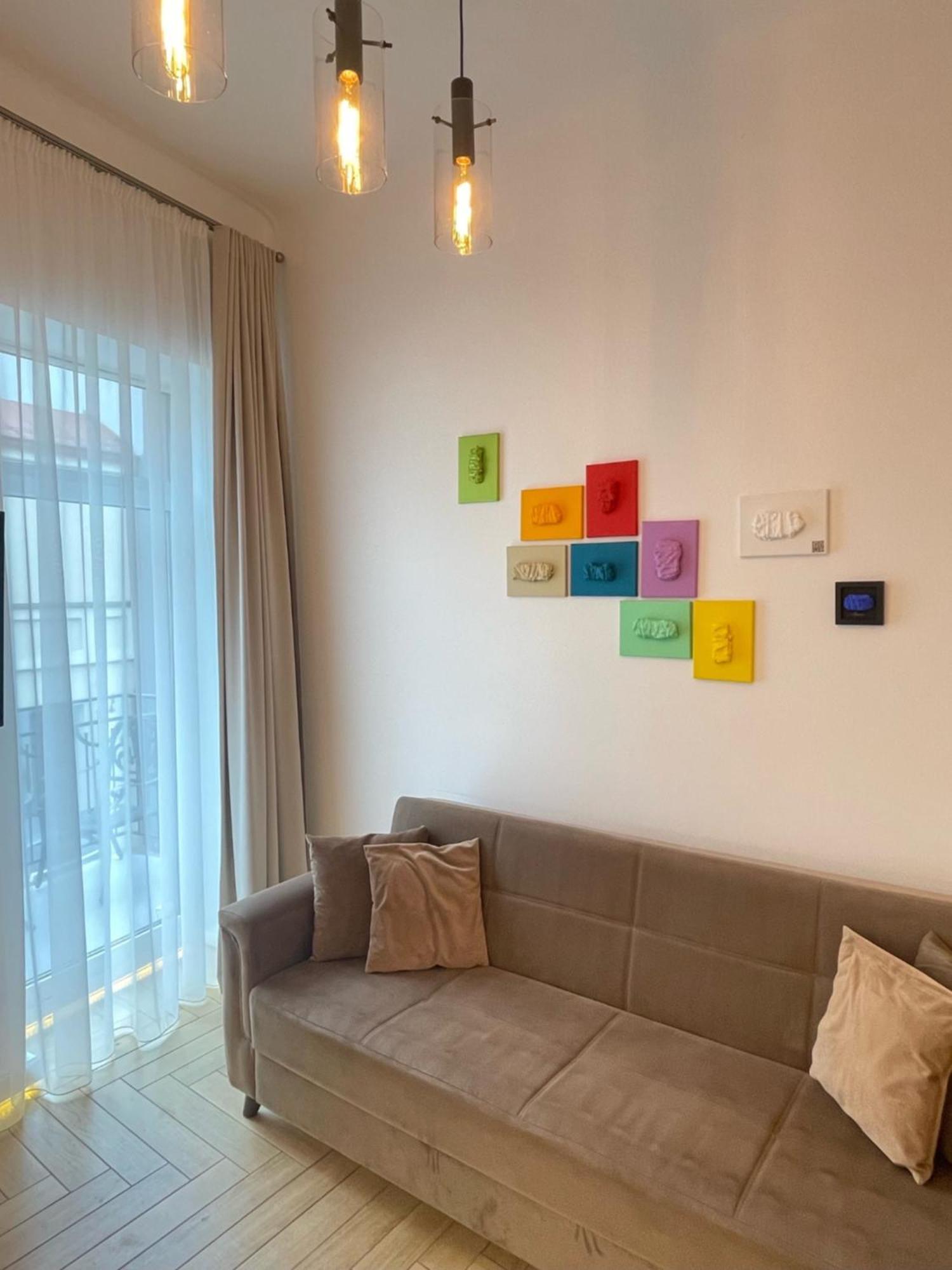 Picturesque Old Town Apartment With Charming Balcony Kaunas Buitenkant foto