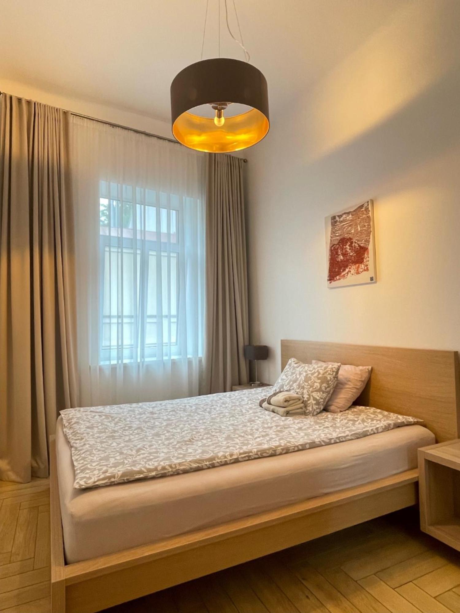 Picturesque Old Town Apartment With Charming Balcony Kaunas Buitenkant foto