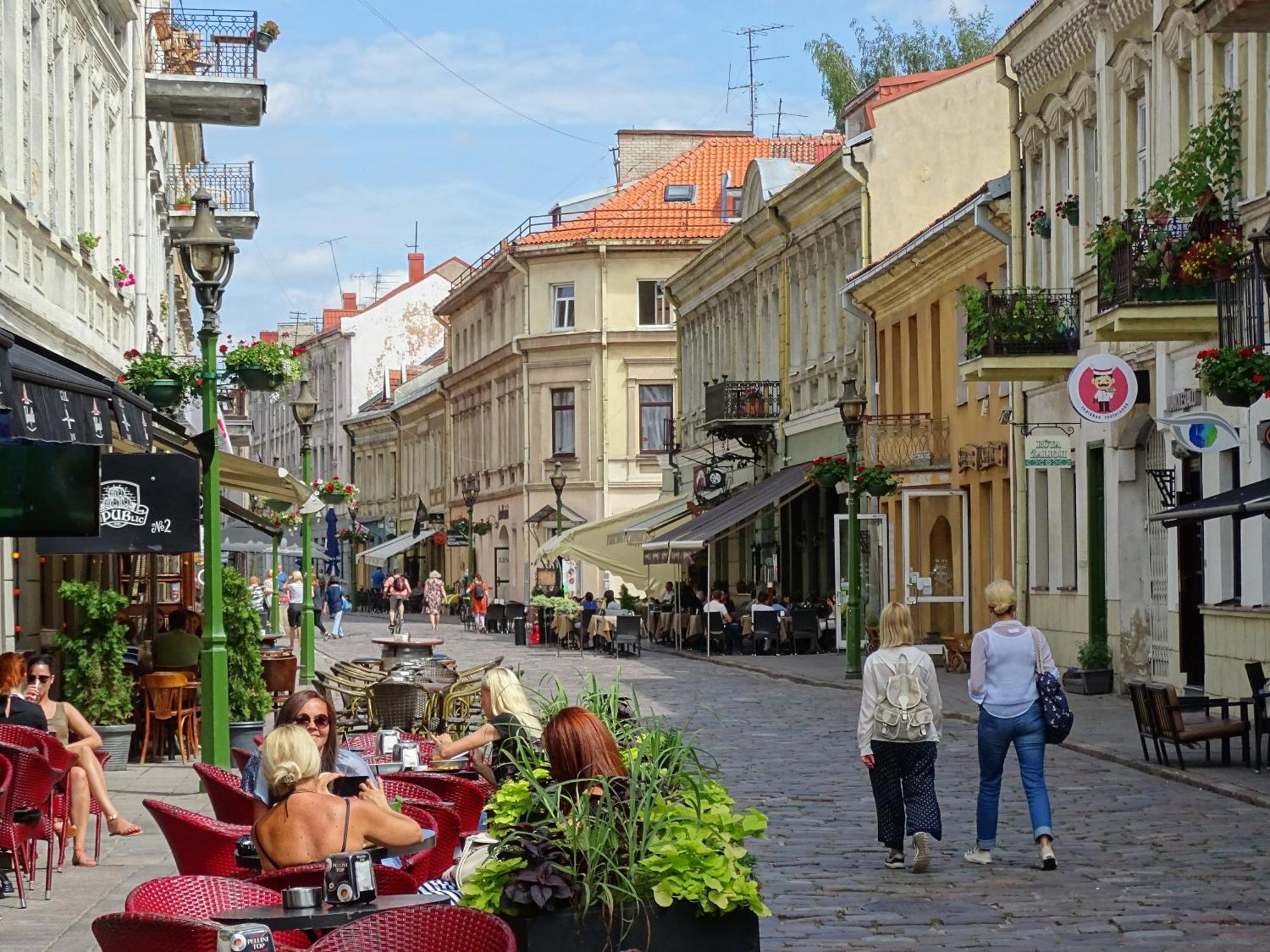Picturesque Old Town Apartment With Charming Balcony Kaunas Buitenkant foto